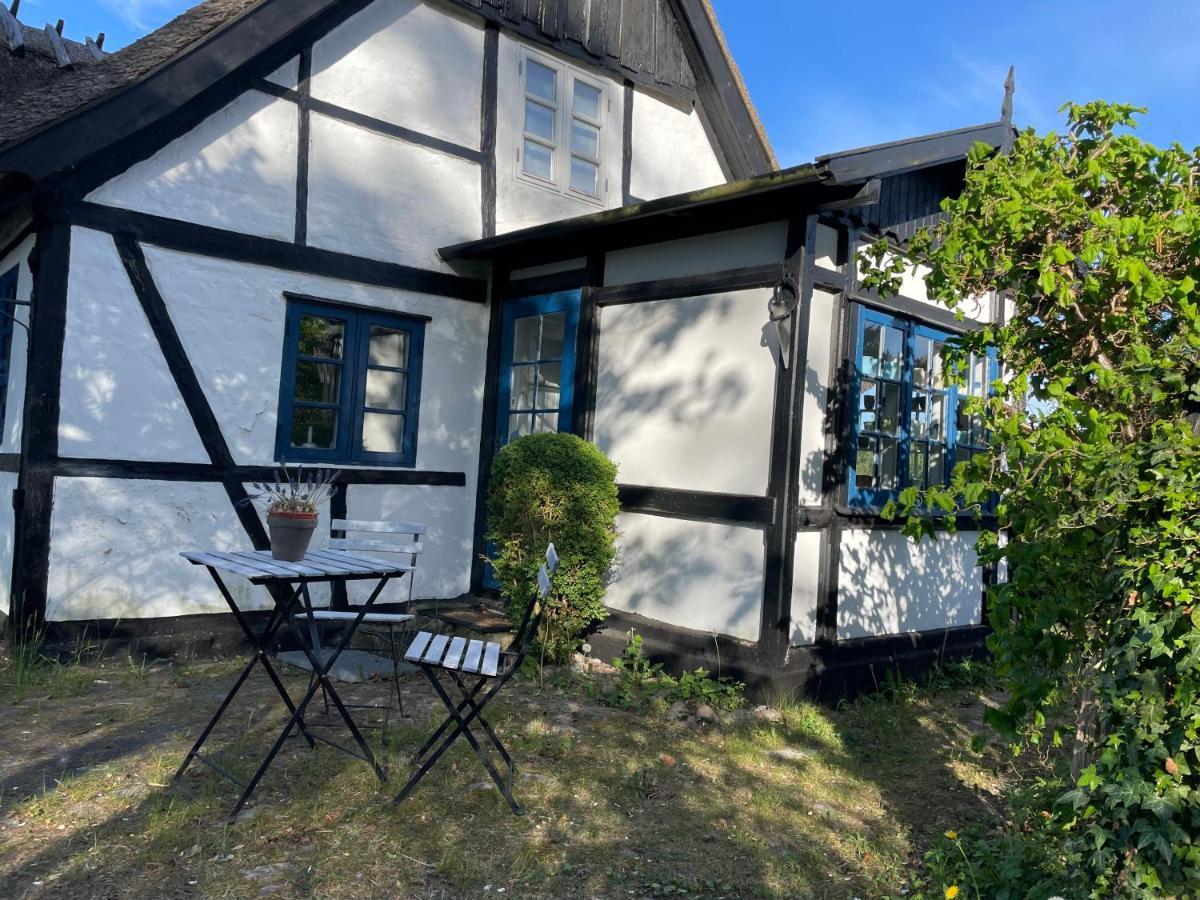 Vaerelser I Historisk Hus Med Sjael Og Atmosfaere Helsinge Eksteriør billede